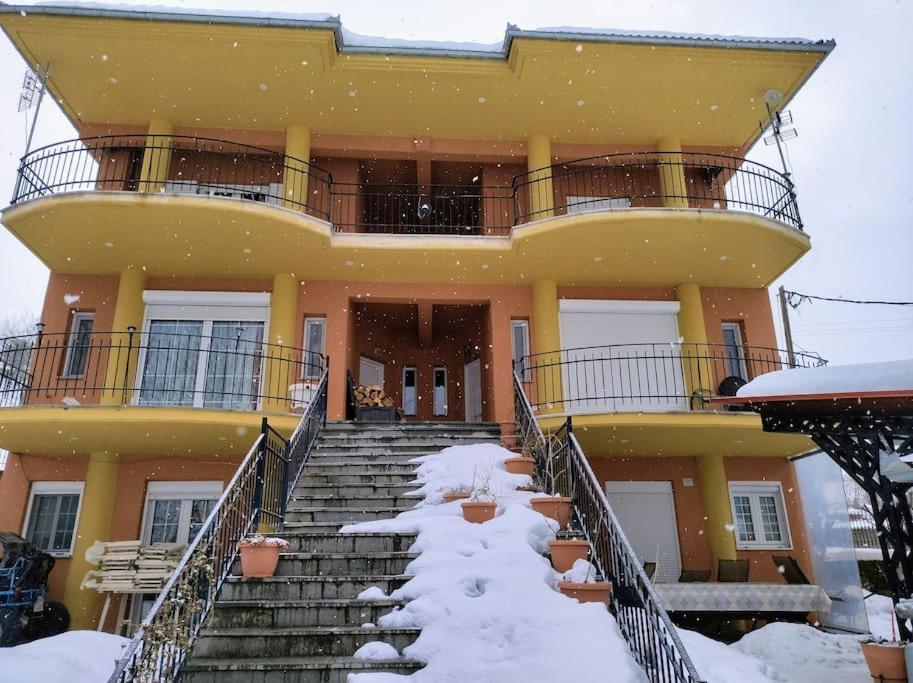 Cozy Cottage For 4 Lavdhas Екстер'єр фото